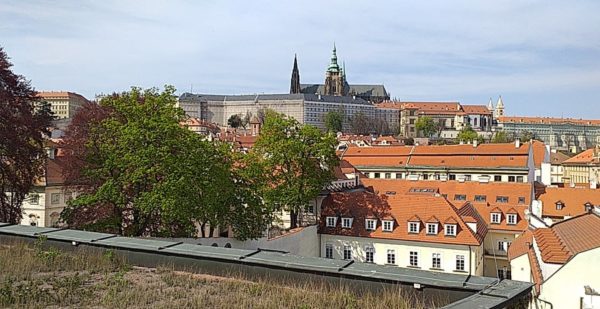 Pražský hrad z Vrtbovské zahrady Praha křížem krážem foto Kristýna Maková